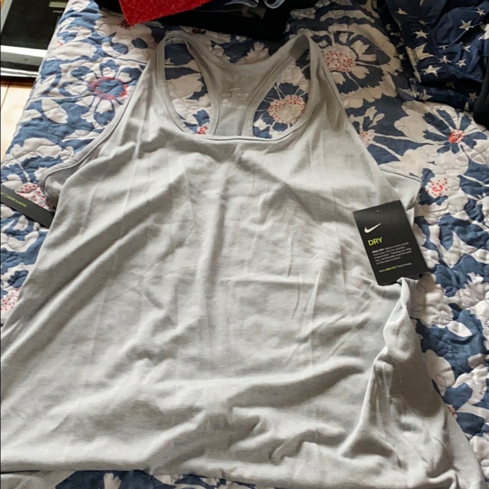 Nike light tanks new